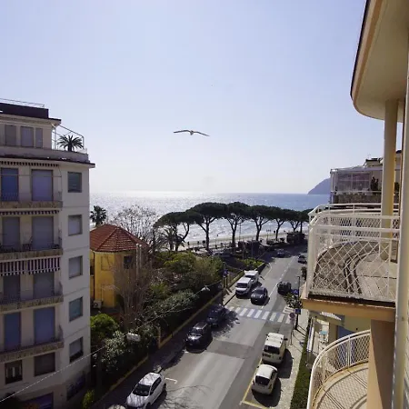 Appartamento Adunpassodalmare *